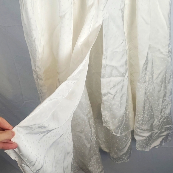 Self-Portrait Ivory Lace Jacquard V-Neck Maxi Dress - Picture 8 of 14